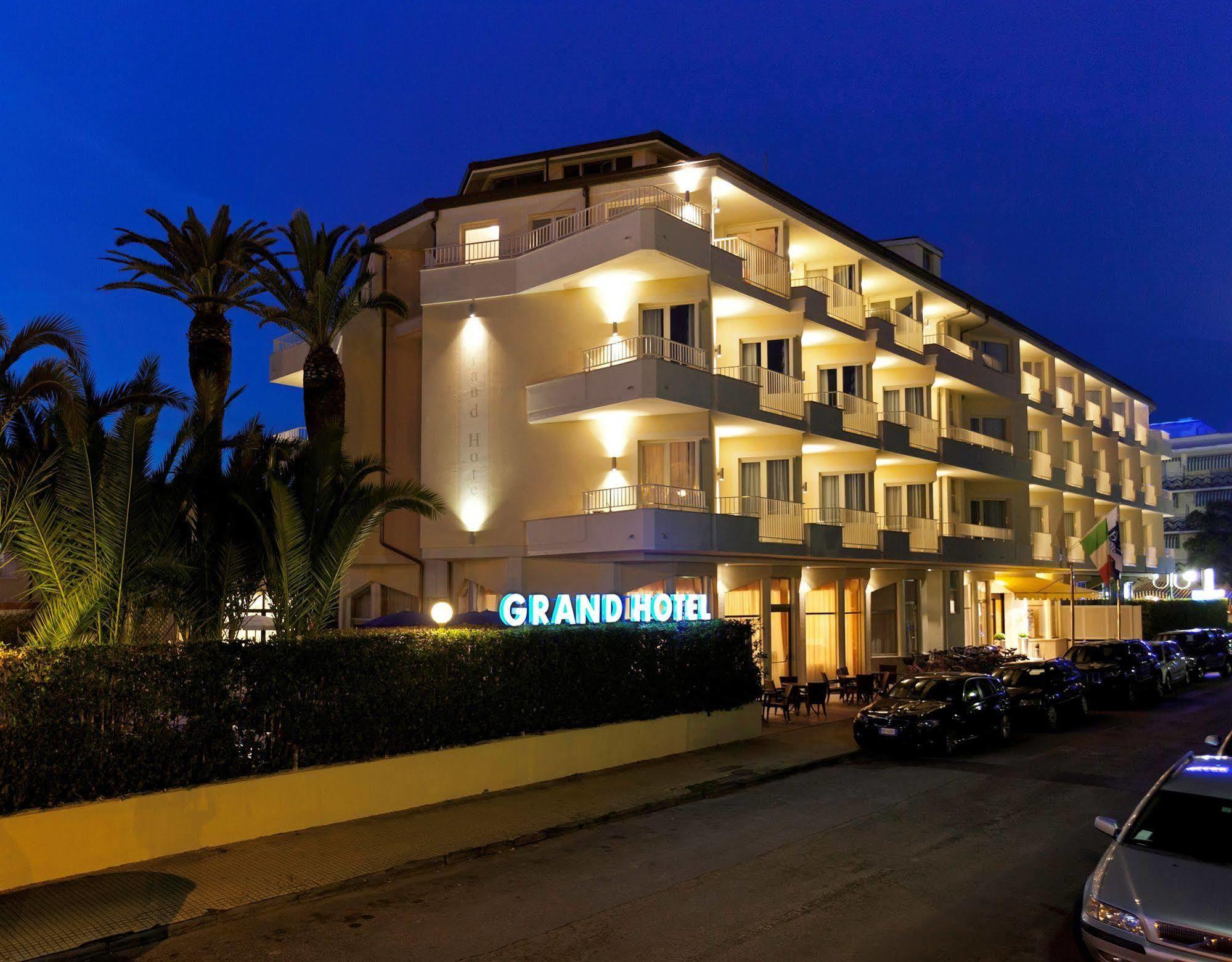 Grand Hotel Forte dei Marmi Dış mekan fotoğraf